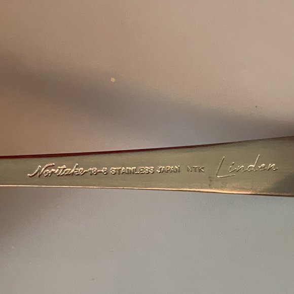 Silver Plated Gravy Boat with Under-plate and Ladle - Picture 7 of 13